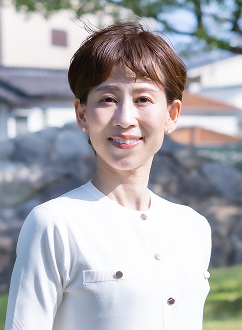 代表 佐山　春子